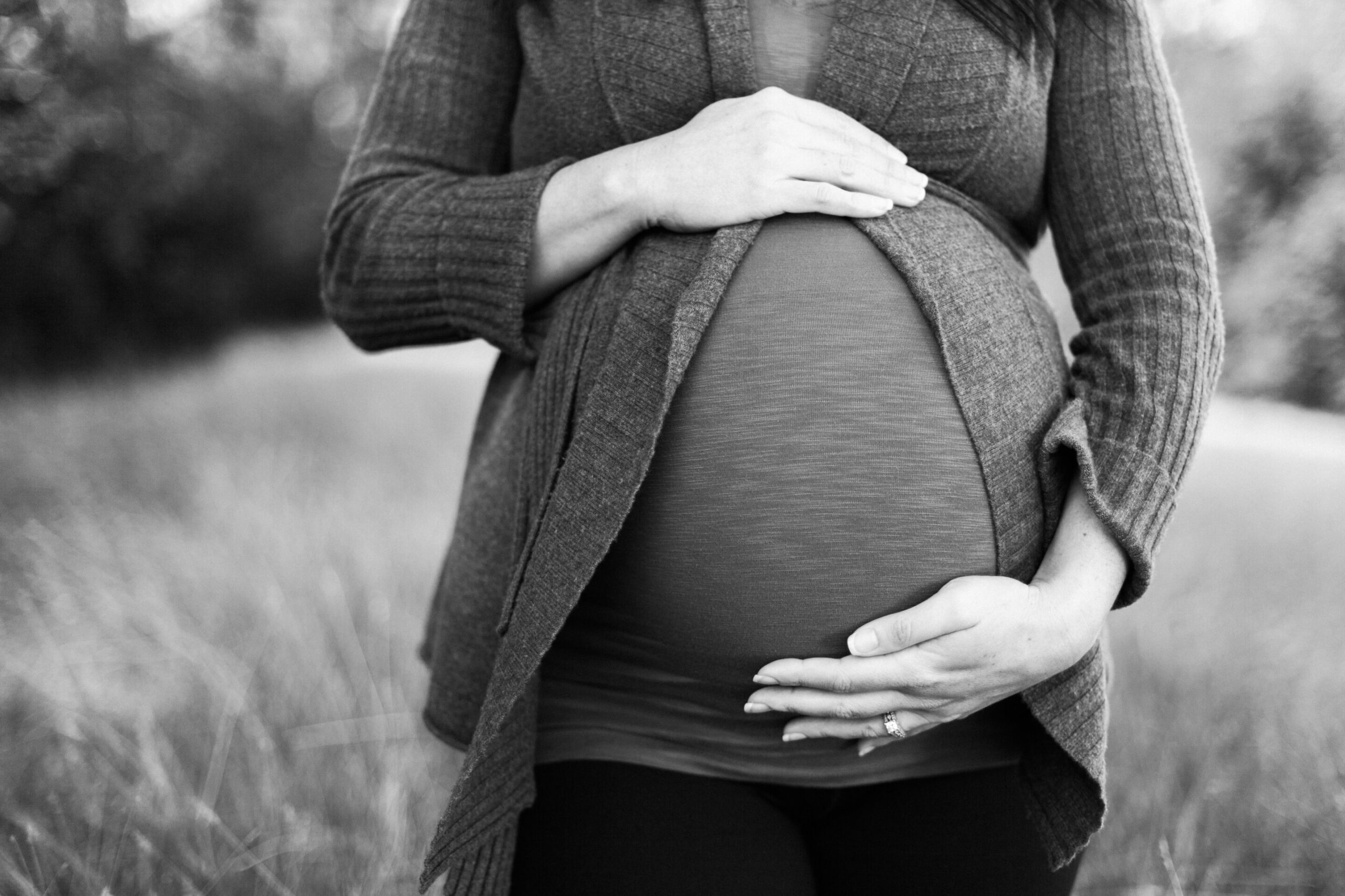 Daugeliui kaimo moterų motinystės priežiūros ieškojimas nusveria susirūpinimą dėl galimybės atlikti abortą