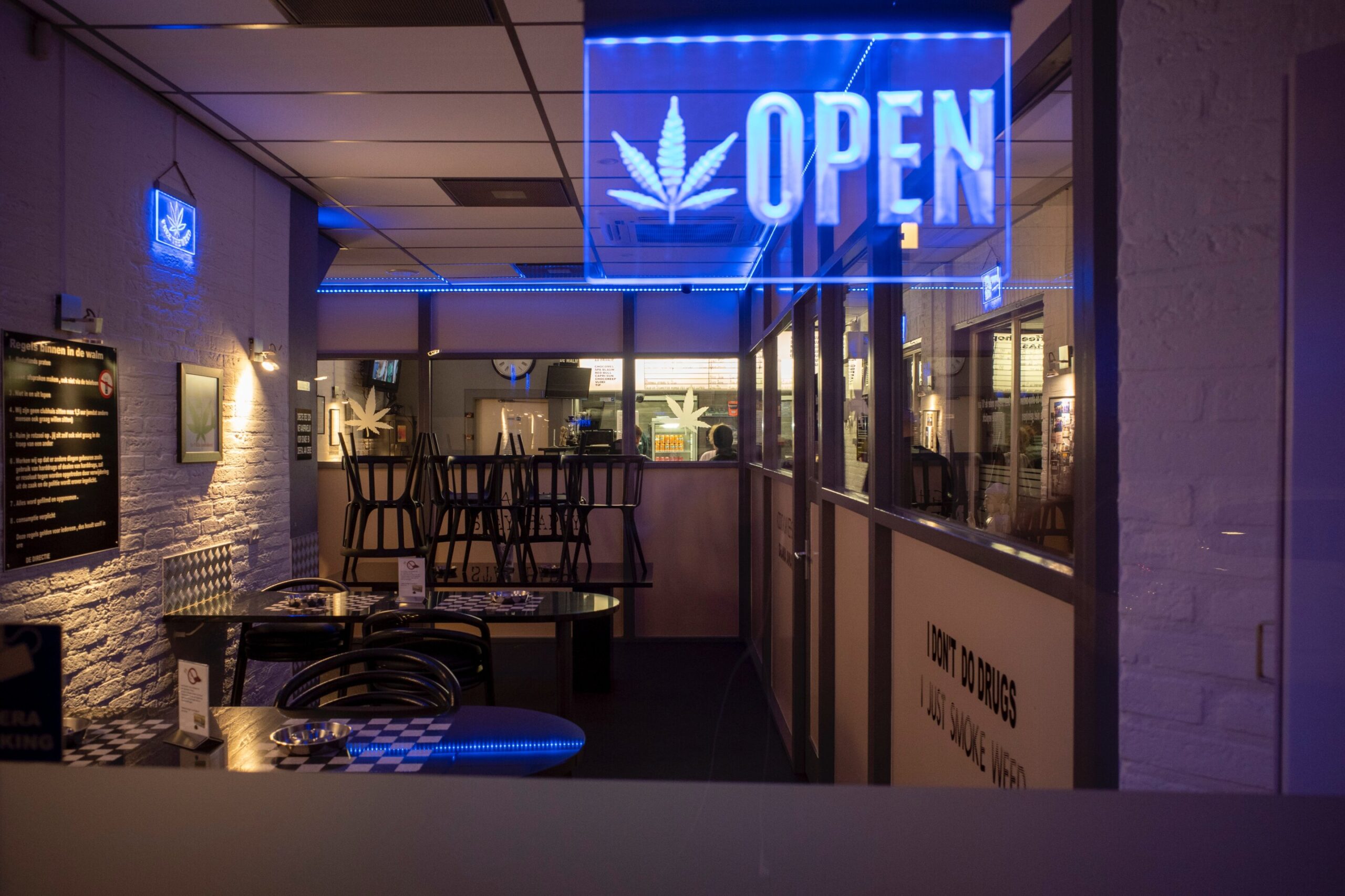 Vis daugiau amerikiečių gali gauti legalizuotą marihuaną, todėl mažiau renkasi vaistų nuo nerimo receptų.
