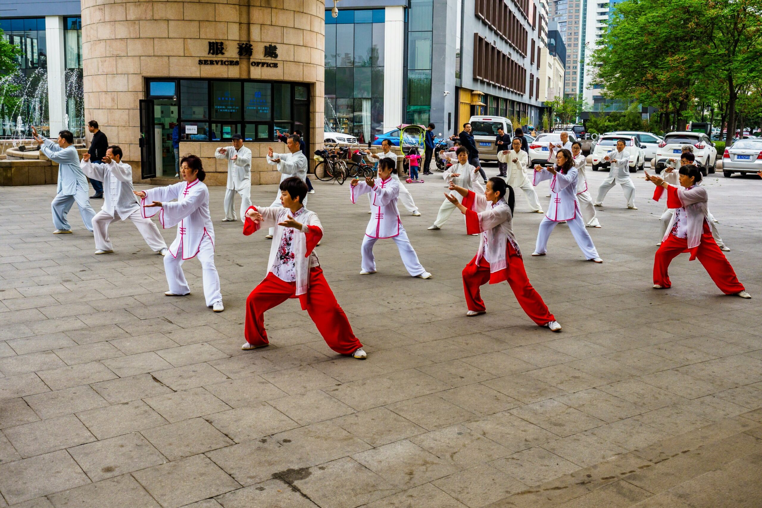Tyrimai teigia, kad pasikartojanti transkranijinė magnetinė stimuliacija padidina su tai chi chuan susijusią naudą
