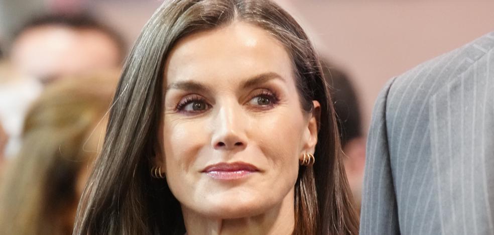 Karalienė Letizia FITUR parodoje debiutuoja su išparduotu Zara švarku