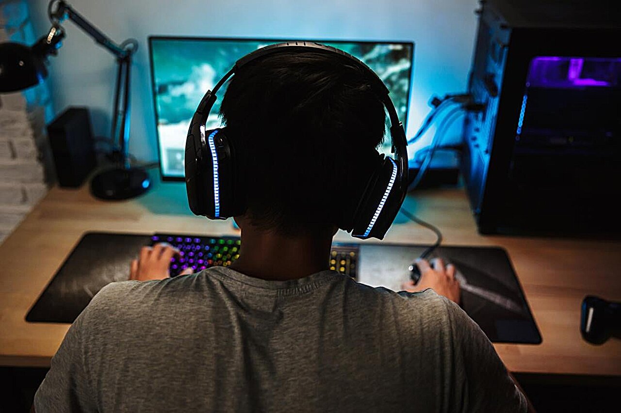 Suasmenintas pažintinis mokymas naudojant rimtą vaizdo žaidimą pagerina ADHD simptomus