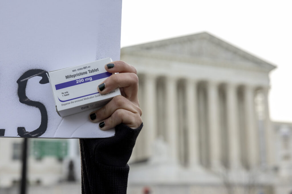 Tyrimai rodo, kad skubios kontracepcijos tabletės gali būti alternatyva mifepristonui abortams