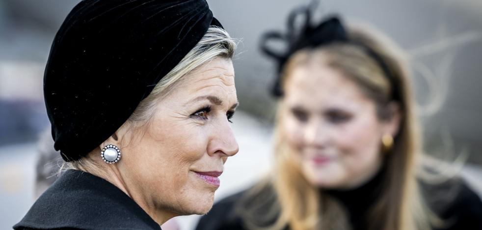 Maxima of Holland prabanga atrodė netinkamai lankydamasi Aušvice