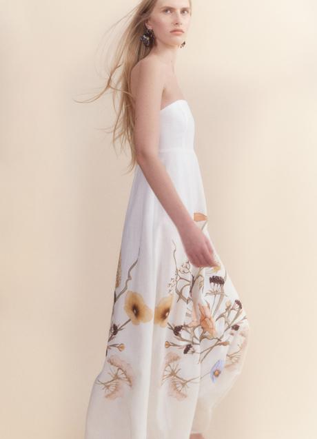 Balta „H&M“ suknelė (69,99 euro)