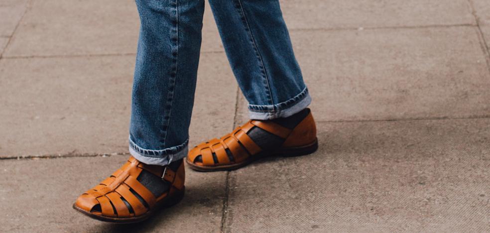 „Fisherman Sandals“, tendencija, kuri šluojasi šį pavasarį
