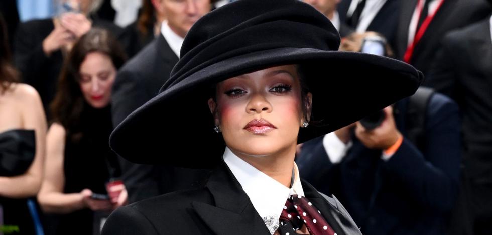 Rihanna grįžta į „Met Gala 2025“ nėščia ir su visišku ekstravagantišku Marc Jacobs išvaizda