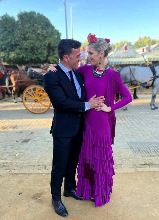 Manuela Villena su purpuriniu flamenko kostiumu. / „Instagram“