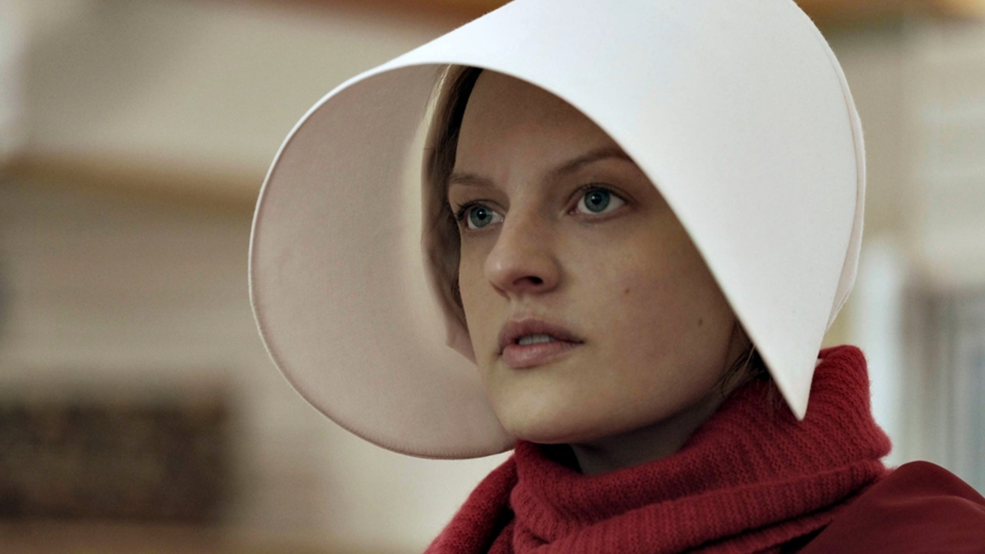 Elizabeth Moss, apie tarnaitės pasakos pabaigą: „Aš niekada nebūčiau priėmęs pabaigos, kad nejaučiau tikslaus uždarymo“.