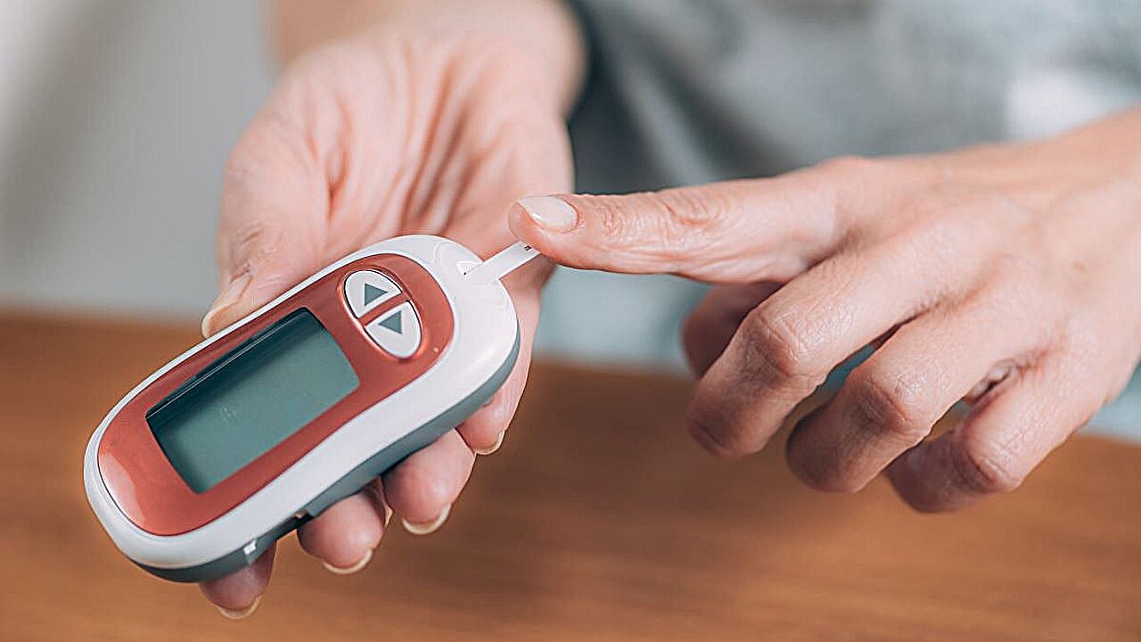 Insulino efsitora, nenaudojama glargino, kad sumažintų HBA1C suaugusiesiems, sergantiems 2 tipo cukriniu diabetu