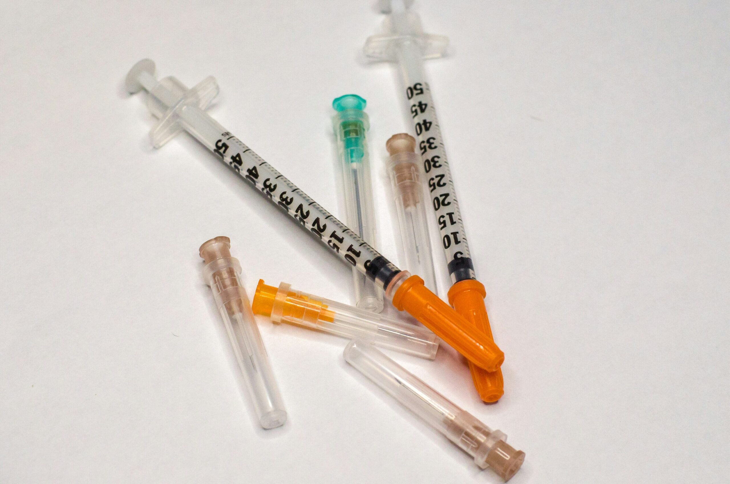 Labai stiprių sintetinių opioidų pėdsakai, rasti naudojamuose švirkštuose