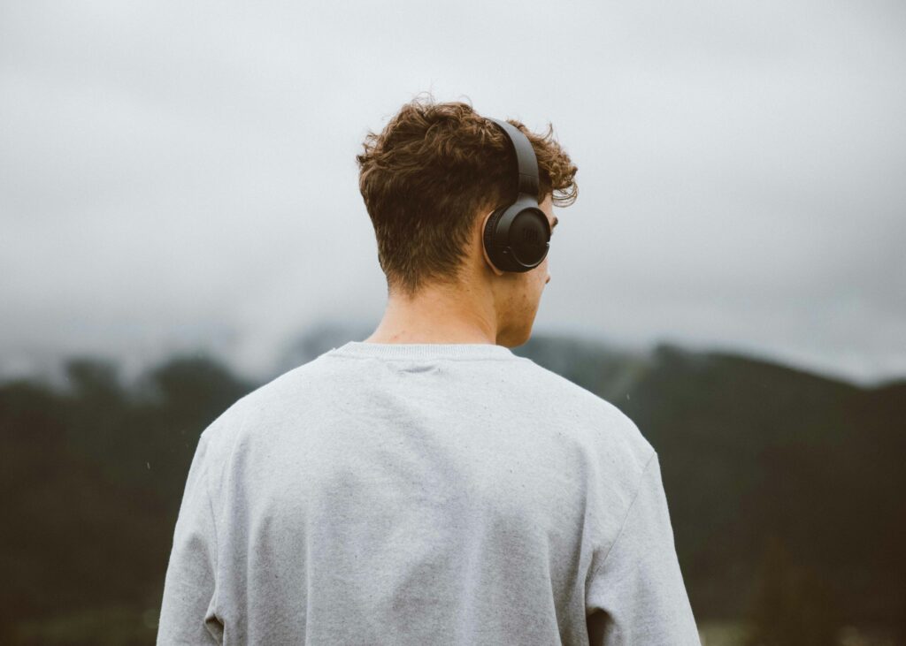 Kodėl aš jaučiuosi toks emocingas, kai klausau savo paauglystės muzikos?
