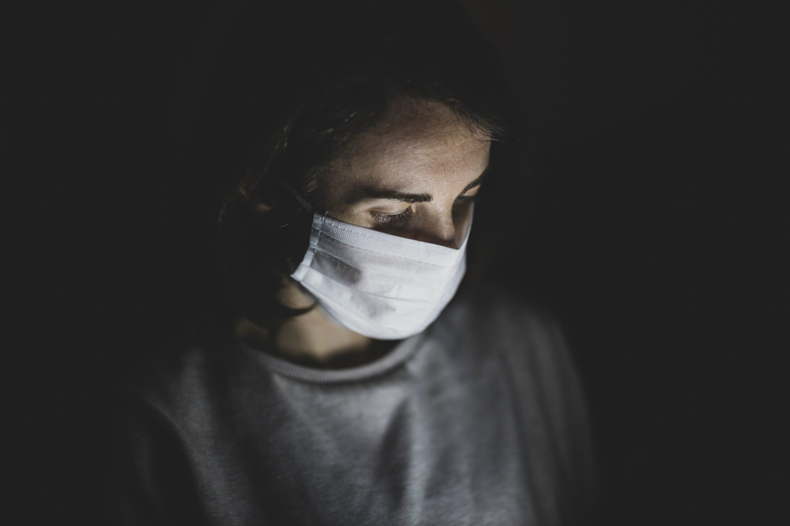 Long covidas išlieka didelę finansinę ir medicininę naštą, studijos nustato