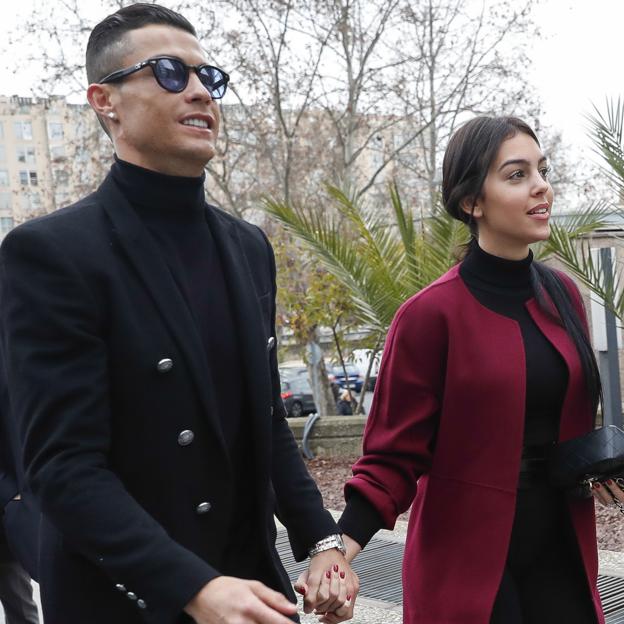 Kodėl Cristiano Ronaldo negali parduoti savo prabangių grindų Madride: speciali apsauga ir Sánchezo ir Ayuso leidimas