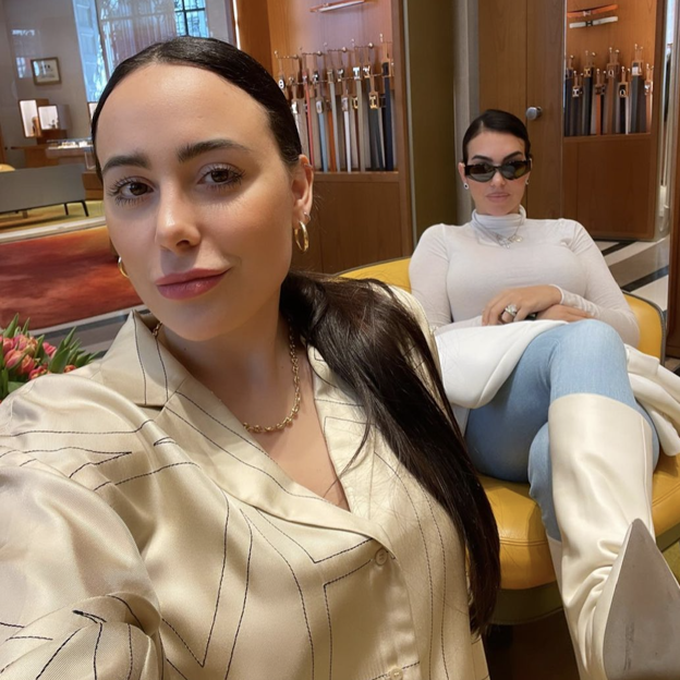 Kas yra Ivana Rodríguez, Georgina Rodríguez vyresnioji sesuo, gyvenanti Gijón mieste su skulptoriumi (mėgstamiausia karalienės Letizia)
