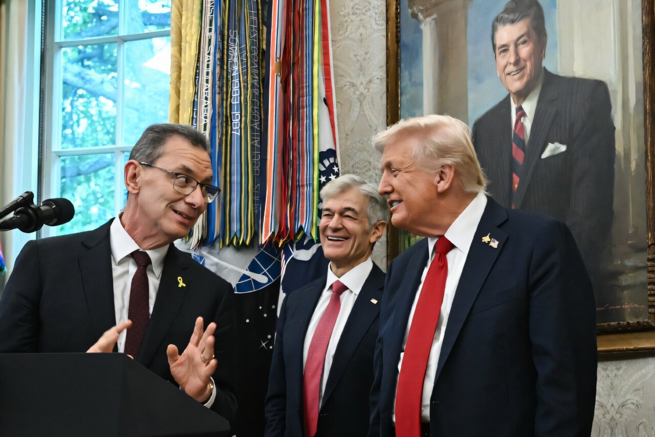 Trumpas praneša apie „Pfizer Deal“, jo teigimu, sumažins tam tikras vaistų kainas