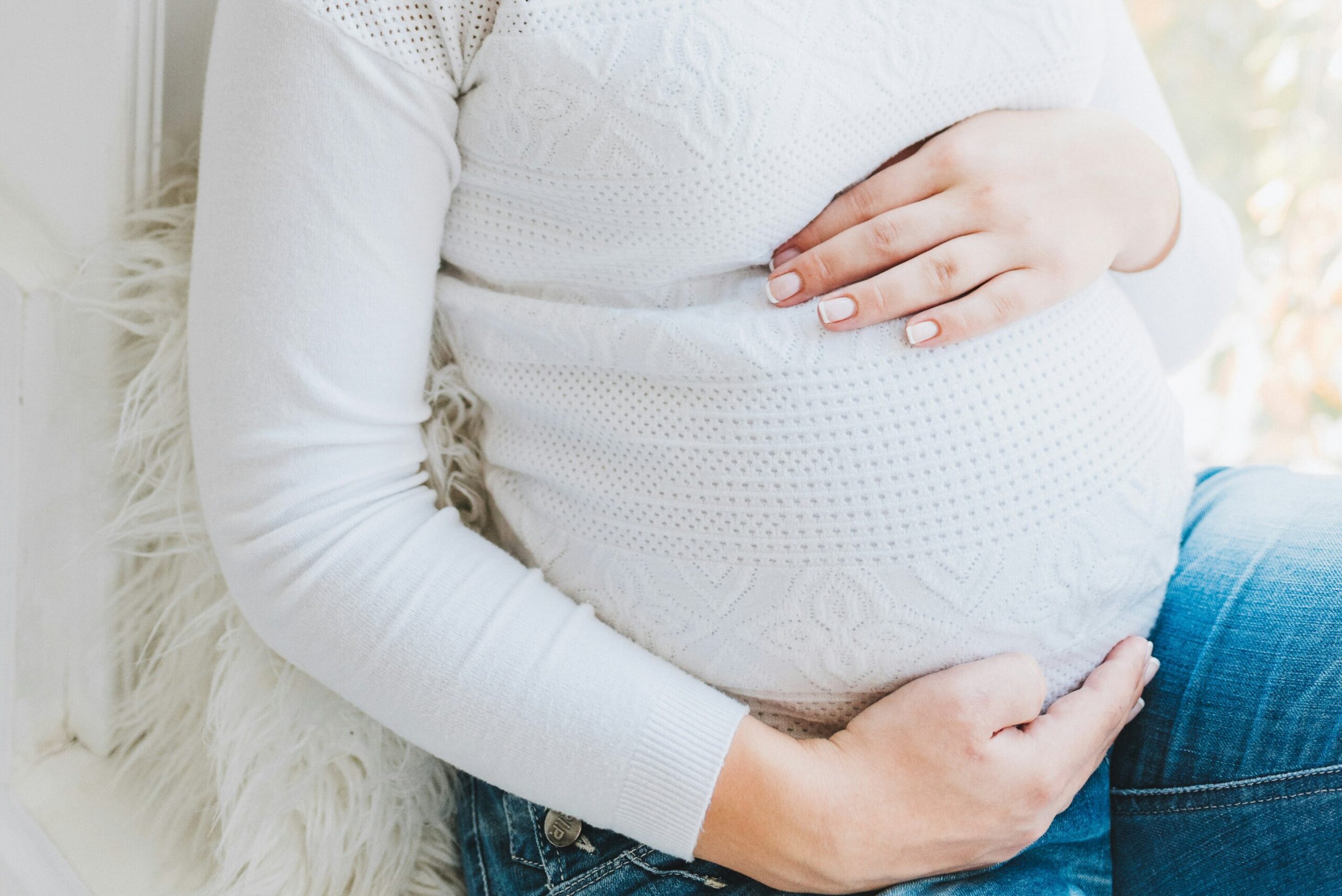 PFA lygis motinų kraujyje, susijęs su vaikų smegenų struktūra ir funkciniais rezultatais