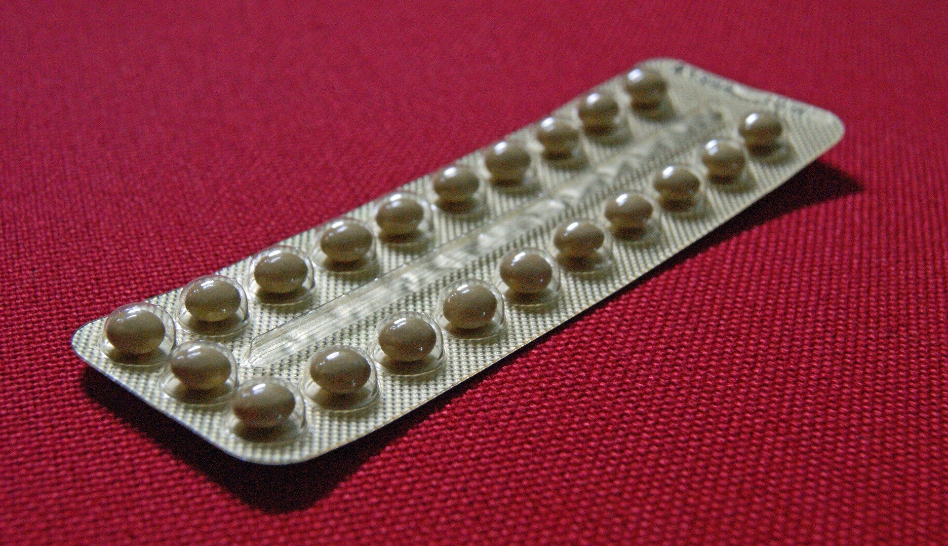 Krūties vėžio rizika skiriasi priklausomai nuo skirtingų hormoninių kontraceptikų, atskleidžia tyrimai