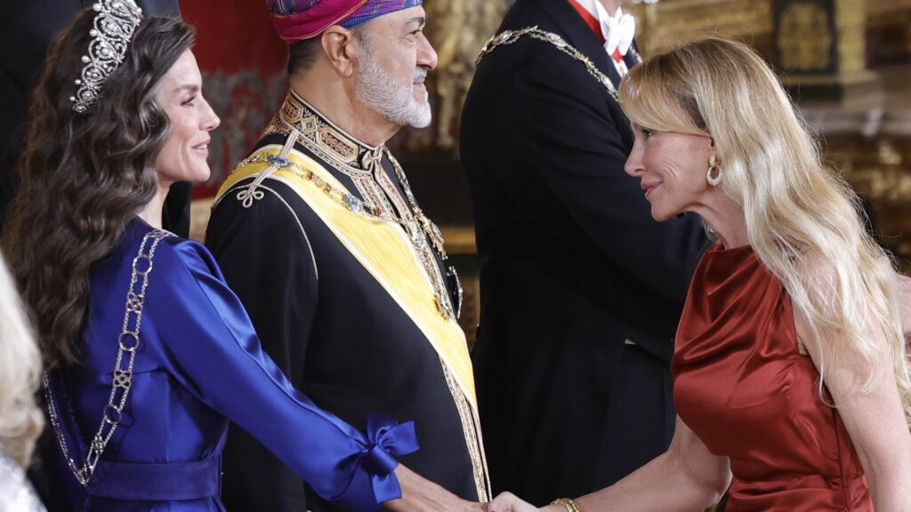 Turime nuotrauką svečio, kuris išaukštino Letizia praėjusios nakties iškilmingoje vakarienėje