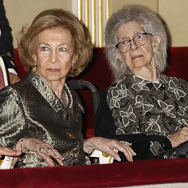 Doña Sofia ir jos sesuo Irene de Grecia naujausiame paveikslėlyje.