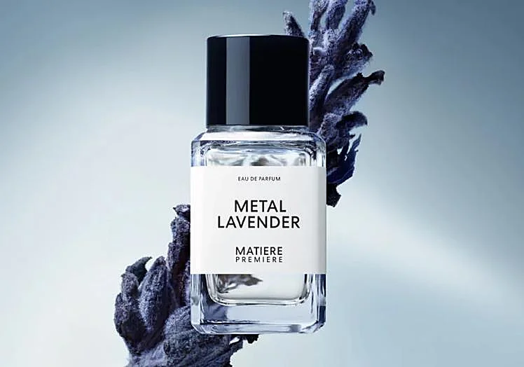 MATIER PREMIERE atskleidžia metalo levandą – modernią magnetinės elegancijos išraišką.