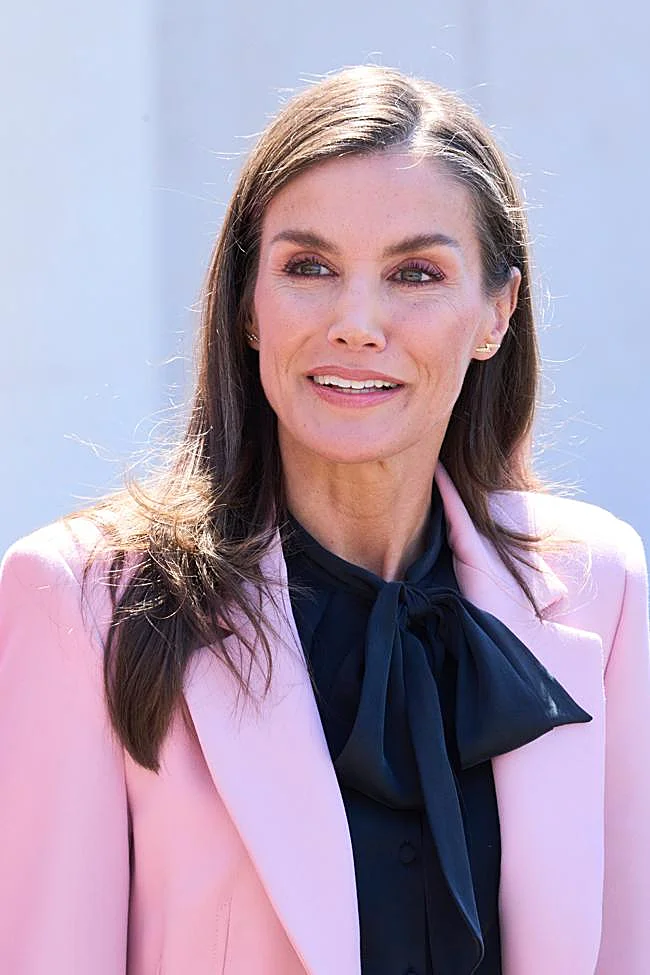 Karalienė Letizia renginyje Pamplonoje, kur ji kalbėjosi su podcasteriais.