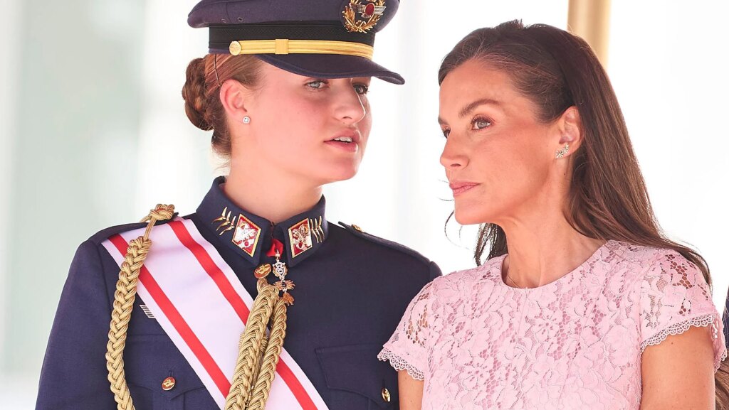 Psichologė Marta Freire analizuoja viešą karališkosios šeimos įvaizdį: „Letizia perteikia aktyvų, ryžtingą ir iniciatyvų buvimą. Leonoras, ramus ir apdairus