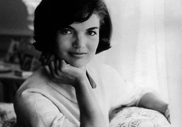 Jackie Kennedy palikimas: moteris, kuri apsirengimą pavertė diplomatijos reikalu