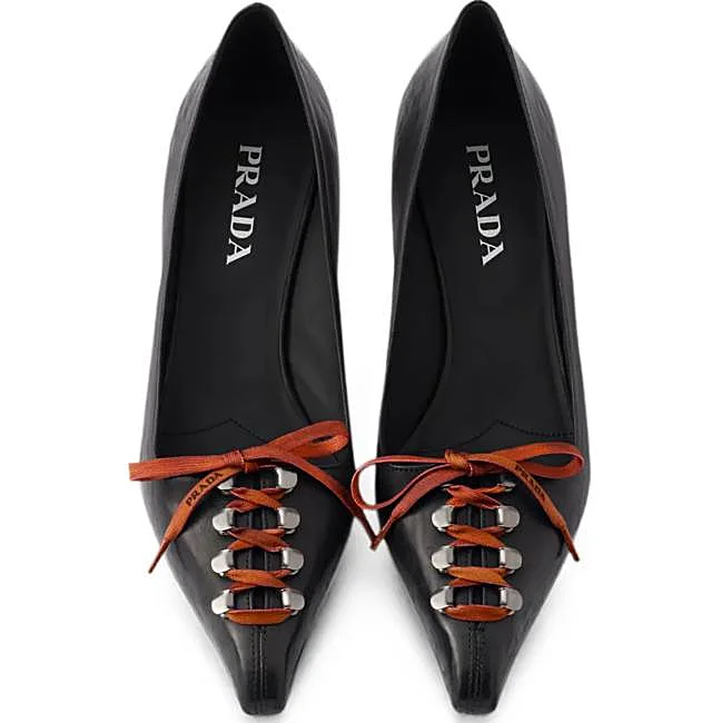 Antikvariniai Prada odiniai siurbliai, 1 250 eur.