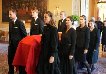 Marius Borg vaidina prieštaringai vertinamą atsisveikinimą su Haraldu iš Norvegijos iš karališkosios šeimos: išeikite iš kalėjimo ir kaip kitas anūkas