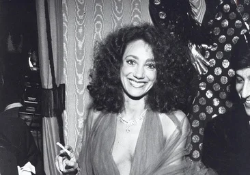 Kas yra Marisa Berenson, 70-ųjų kino mūza, ką tik sukūrusi kolekciją su Zara