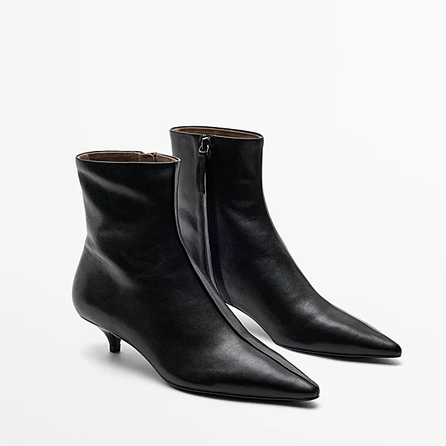 Massimo Dutti juodi kulkšnies batai (149 eurai)