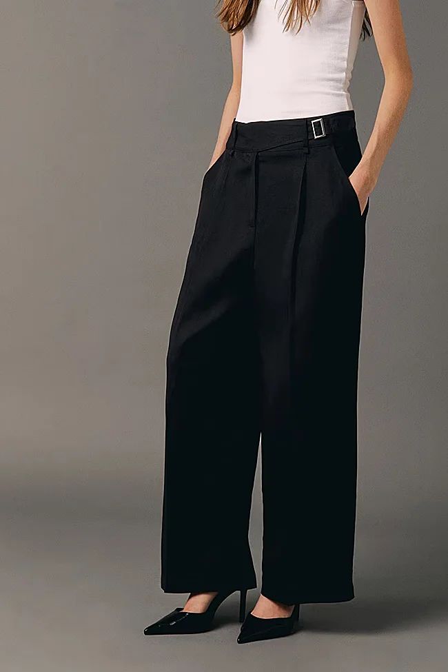Sfera juodos kelnės (49,99 euro)