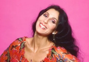 Pop deivei Cher, svajojusiai būti Elviu, sukanka 80 metų: taip ji tapo muzikos ir mados ikona