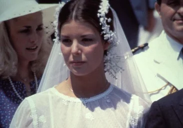 Alexandra iš Hanoverio ištekėjo: nuo Carolina de Monaco iki Grace Kelly, tai yra vestuvinės suknelės, kurias dėvėjo Grimaldis