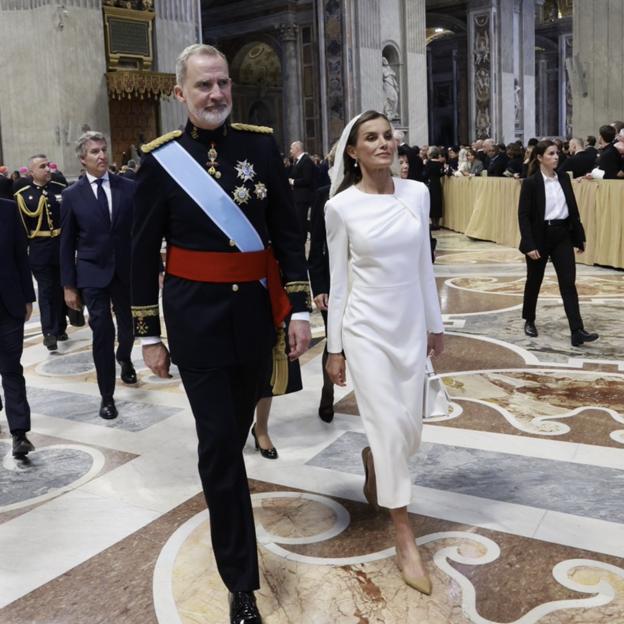 Kings Felipe ir Letizia, San Pedro bazilikoje Vatikane. 