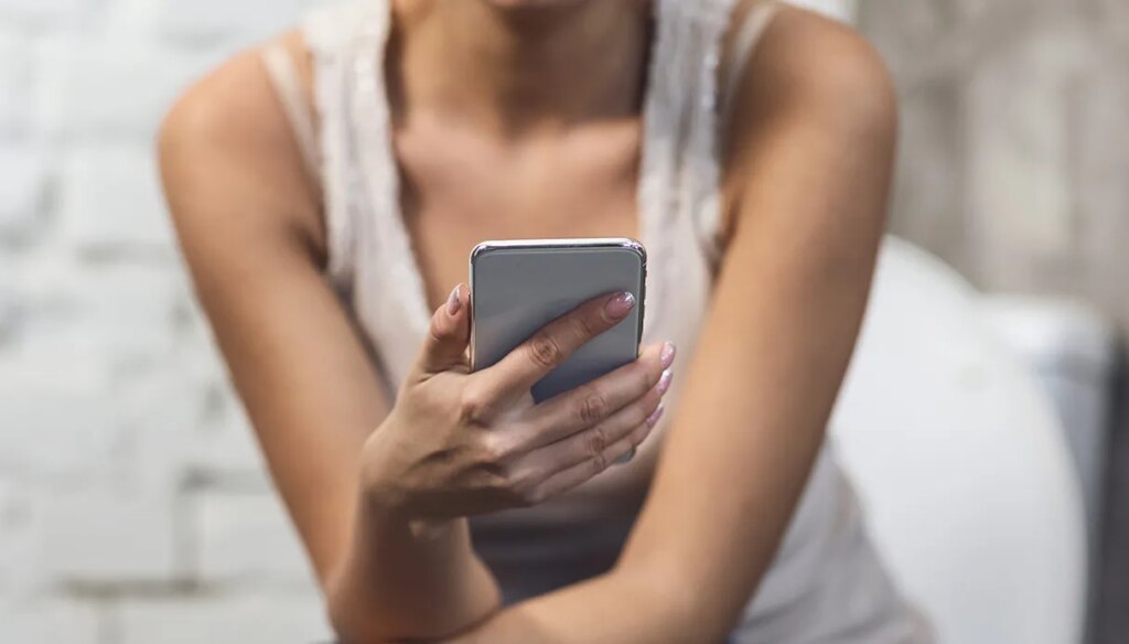Hemorojus, įprotis, kurio nesitiki, padidina riziką: nenaudokite išmaniojo telefono tualete