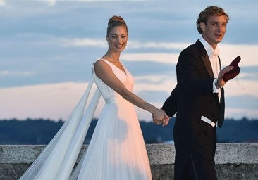 Dešimt metų Beatričės Borromeo ir Pierre'o Casiraghi vestuvės: Armani, deimantai ir privati sala