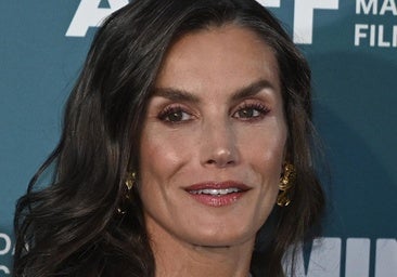 Karalienės Letizia mėgstamiausi lūpų dažai: su ispanų antspaudu ir persikų tonu, kuris palankiai vertina