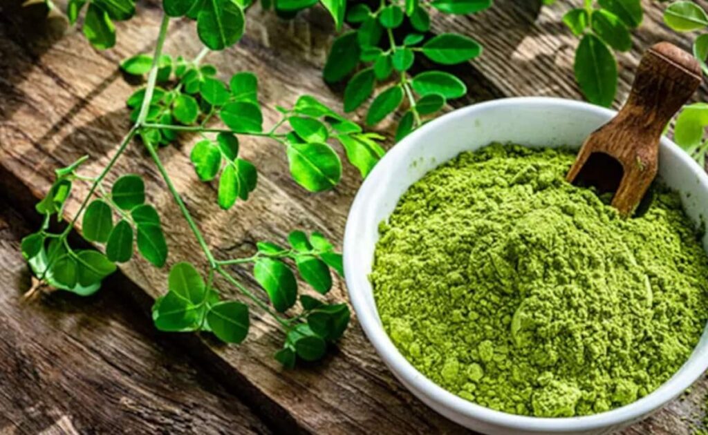 Moringa lapai gali padėti sumažinti riebiųjų kepenų riziką; Štai kaip
