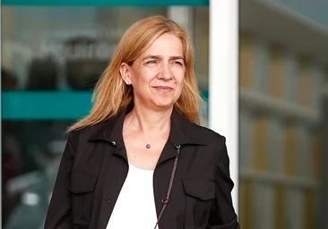 Infanta Cristina nebesislapstė: ji dalijasi tribūnais su Iñaki Urdangarin ir juokiasi su Marie-Chantal Miller
