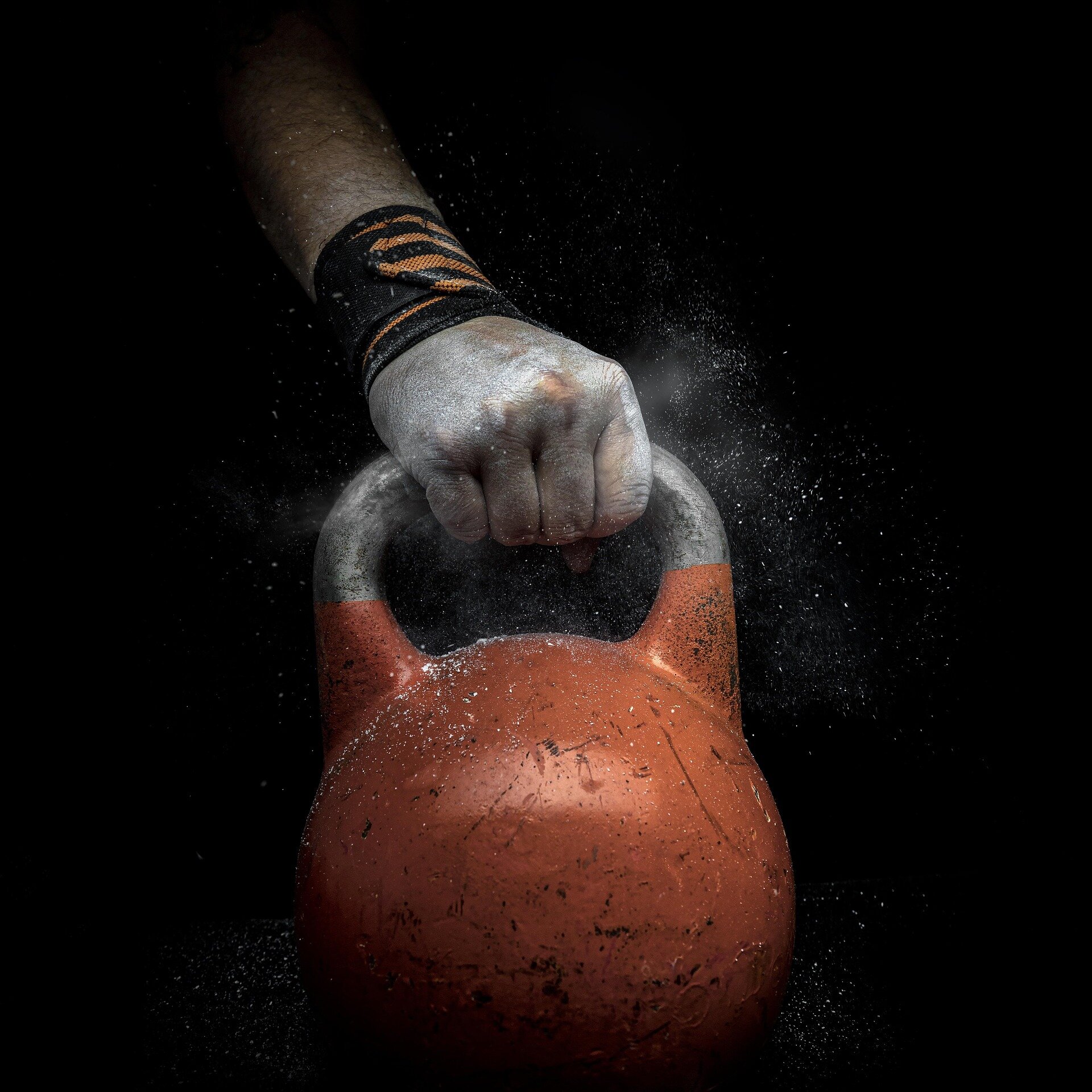 Virusinis „Kettlebell Challenge“ galėtų padaryti daugiau žalos nei gera: štai kodėl